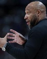 官方：里弗斯身体不适将在更衣室内观赛 首席助教哈姆代为执教