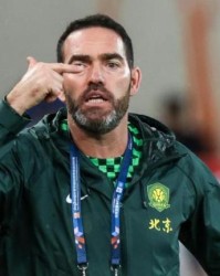 343阵型惹恼了国安球迷 苏亚雷斯开局就被喊下课