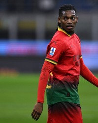 米兰跟队：莱奥仍感到小腿不适，出战博洛尼亚可能性不大